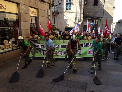2016 09 23 MarchaSeagaOfrendaFloralSantiago09.jpg